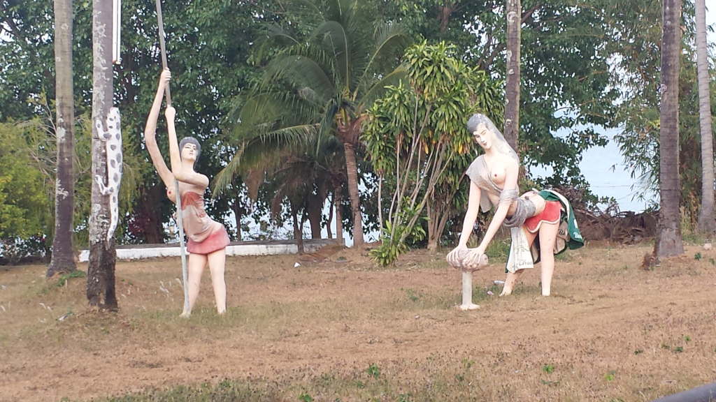 Le sculture di khun somchai di koh mak